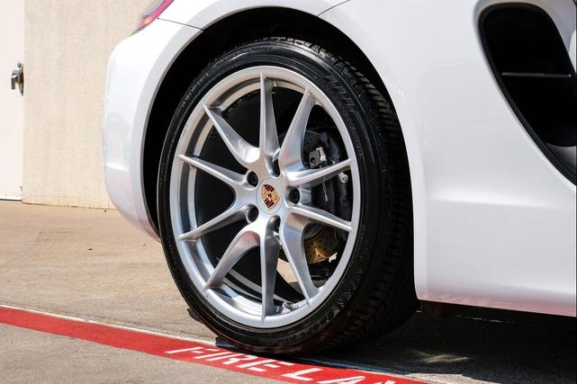 Photo of 2015 White Porsche Cayman
