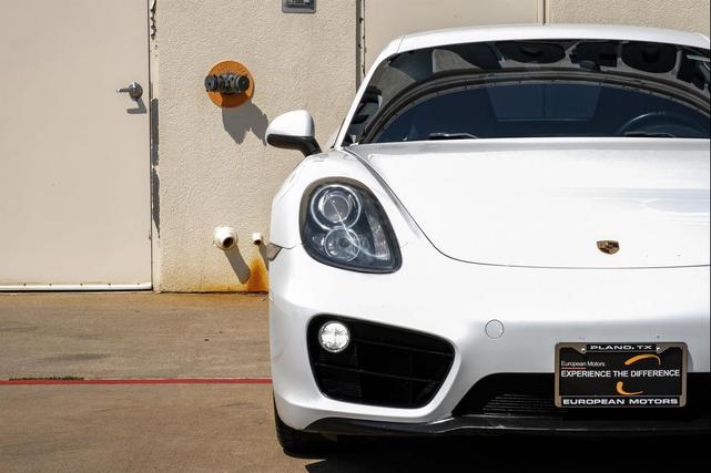 Photo of 2015 White Porsche Cayman