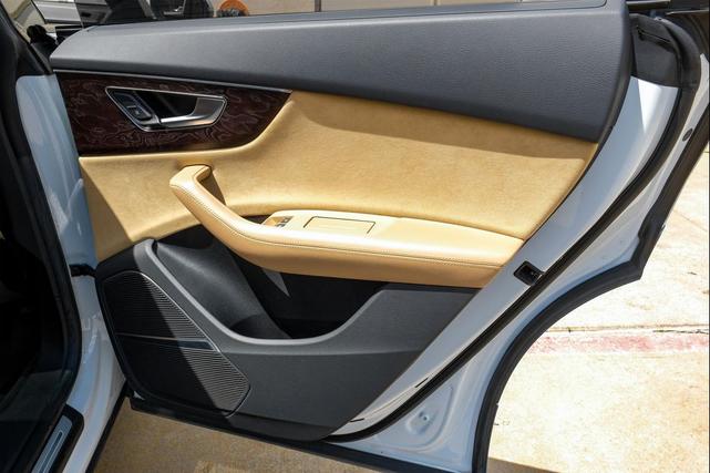 Photo of 2019 Glacier White Metallic Audi Q8