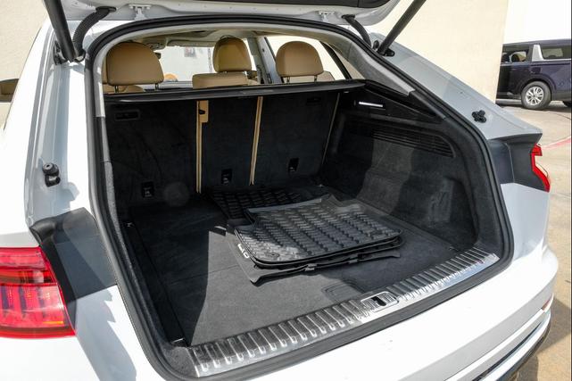 Photo of 2019 Glacier White Metallic Audi Q8