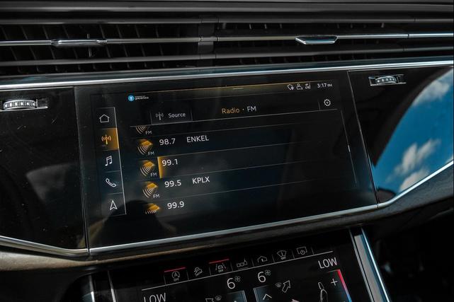 Photo of 2019 Glacier White Metallic Audi Q8