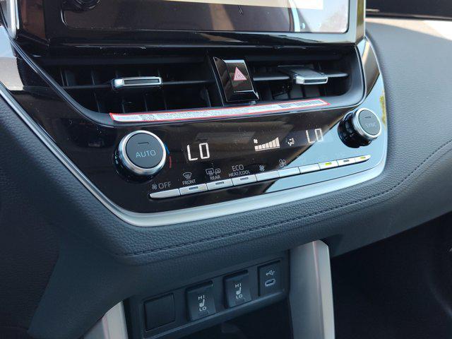 Photo of 2025 Wind Chill Pearl Toyota Corolla Cross