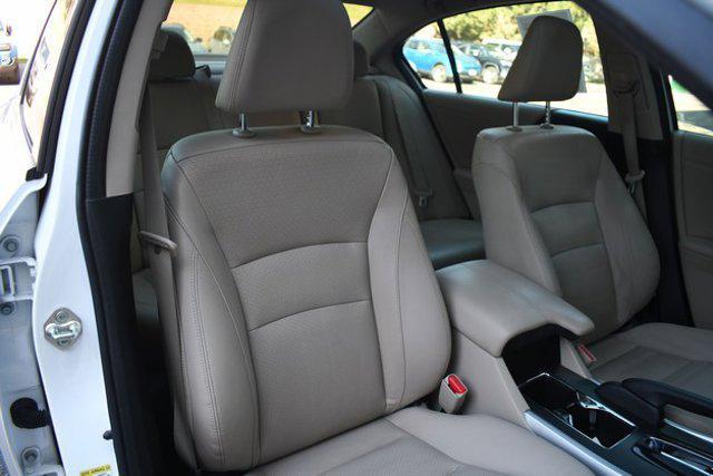 Photo of 2013 White Orchid Pearl Honda Accord