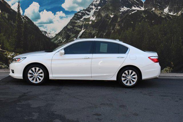 Photo of 2013 White Orchid Pearl Honda Accord