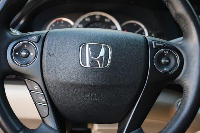 Photo of 2013 White Orchid Pearl Honda Accord