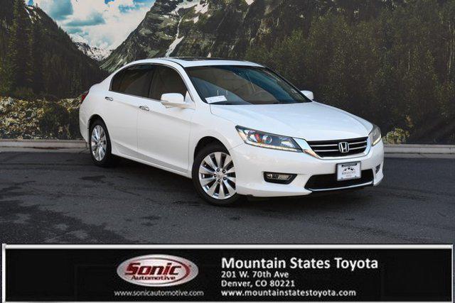 Photo of 2013 White Orchid Pearl Honda Accord