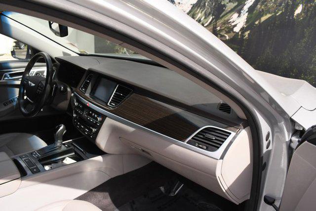 Photo of 2017 Santiago Silver Metallic Genesis G80