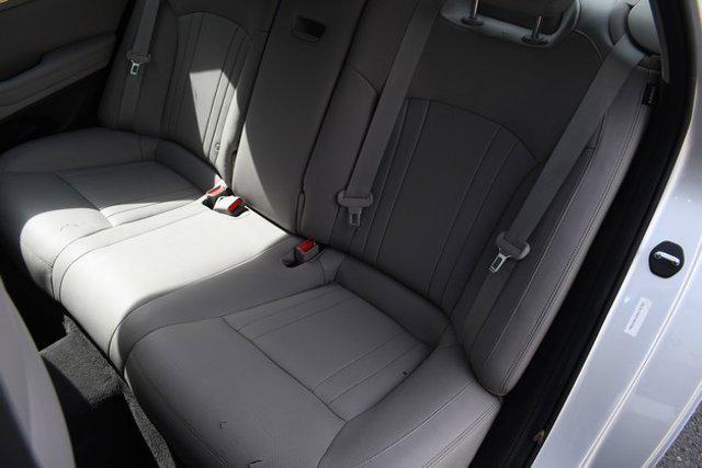 Photo of 2017 Santiago Silver Metallic Genesis G80