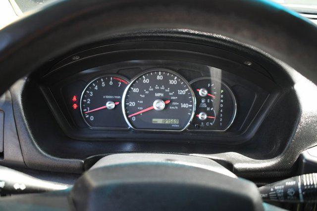 Photo of 2011 White Mitsubishi Endeavor