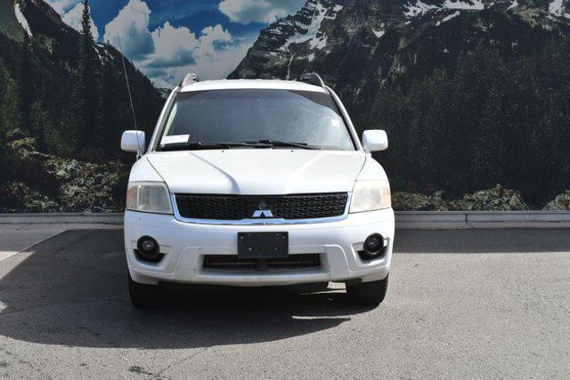Photo of 2011 White Mitsubishi Endeavor
