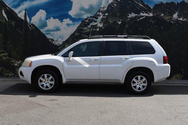 Photo of 2011 White Mitsubishi Endeavor