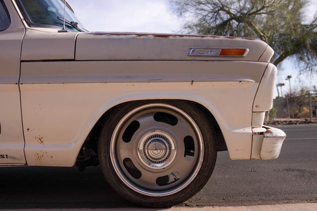Photo of 1969 Tan/White Ford F100