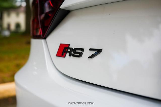 Photo of 2015 Ibis White Audi RS 7