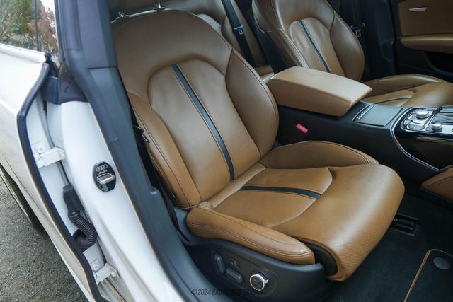 Photo of 2015 Ibis White Audi RS 7