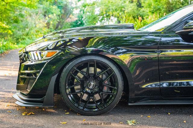 Photo of 2015 Black Ford Mustang