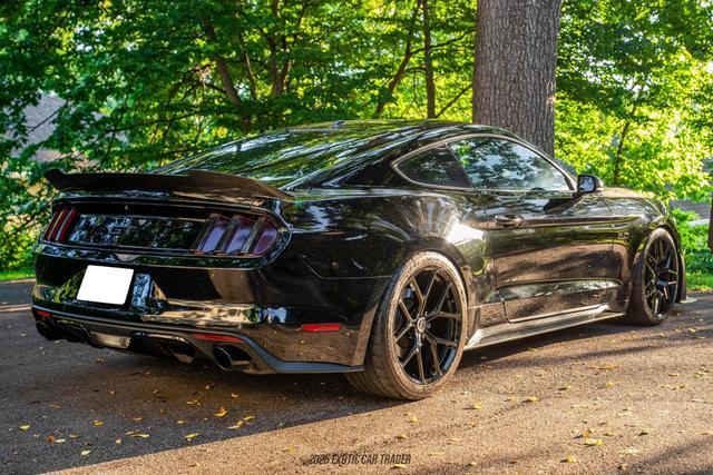 Photo of 2015 Black Ford Mustang