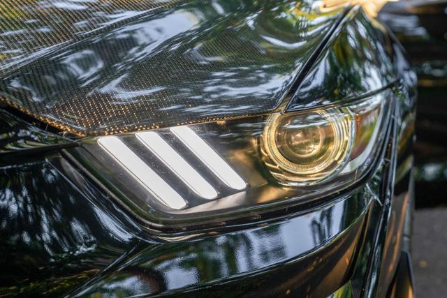 Photo of 2015 Black Ford Mustang