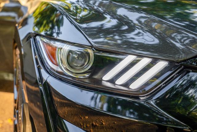 Photo of 2015 Black Ford Mustang