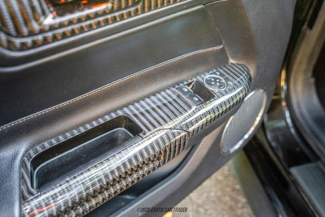 Photo of 2015 Black Ford Mustang