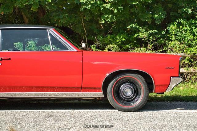 Photo of 1967 Red Pontiac LeMans