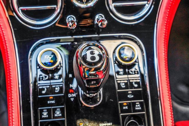 Photo of 2020 Dark Sapphire Bentley Continental GT
