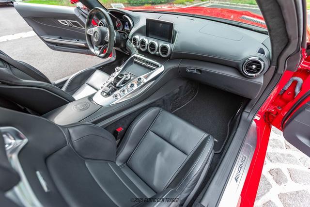 Photo of 2016 Mars Red Mercedes-Benz AMG GT