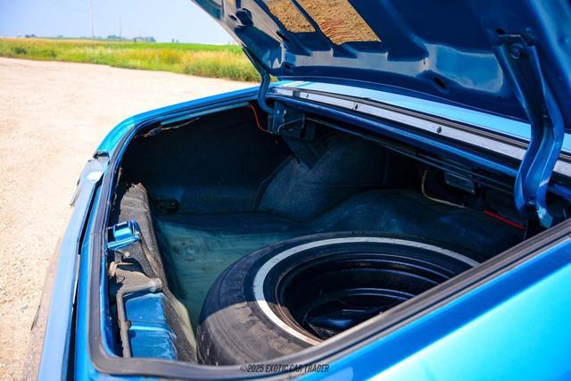Photo of 1972 Blue Oldsmobile Cutlass
