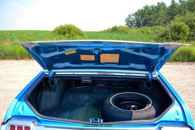 Photo of 1972 Blue Oldsmobile Cutlass