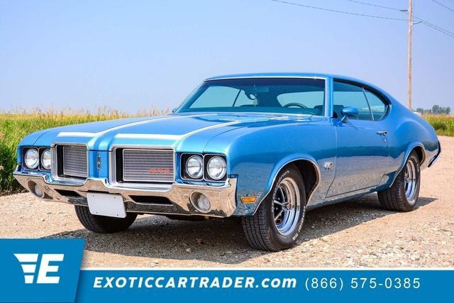 Photo of 1972 Blue Oldsmobile Cutlass