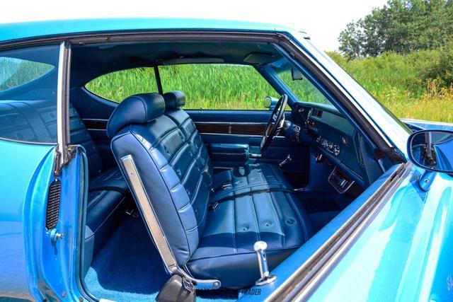 Photo of 1972 Blue Oldsmobile Cutlass