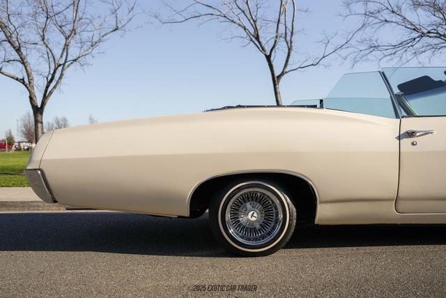 Photo of 1967 Cream Chevrolet Impala