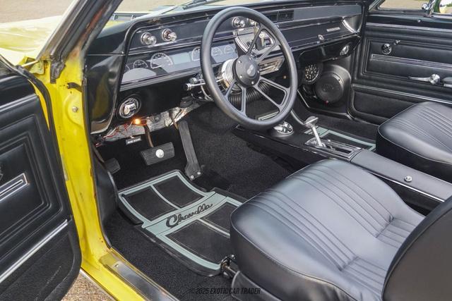 Photo of 1966 Yellow Chevrolet Chevelle