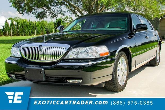 2003 Lincoln Town Car