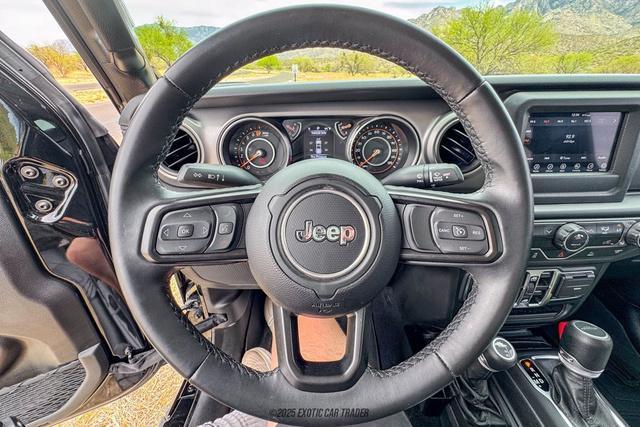 Photo of 2022 Black Clearcoat Jeep Gladiator