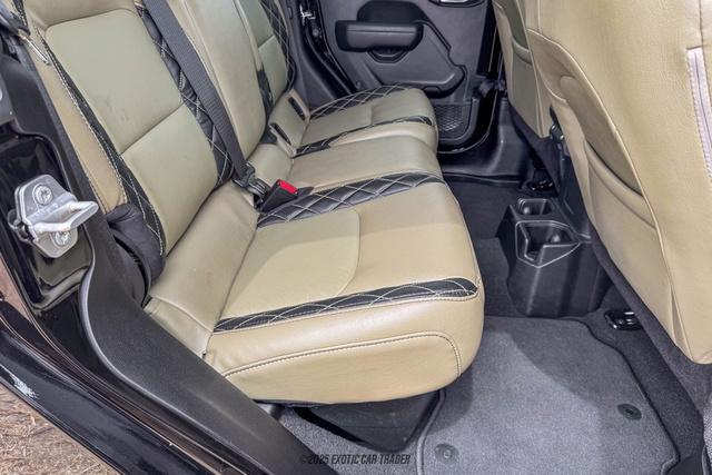 Photo of 2022 Black Clearcoat Jeep Gladiator