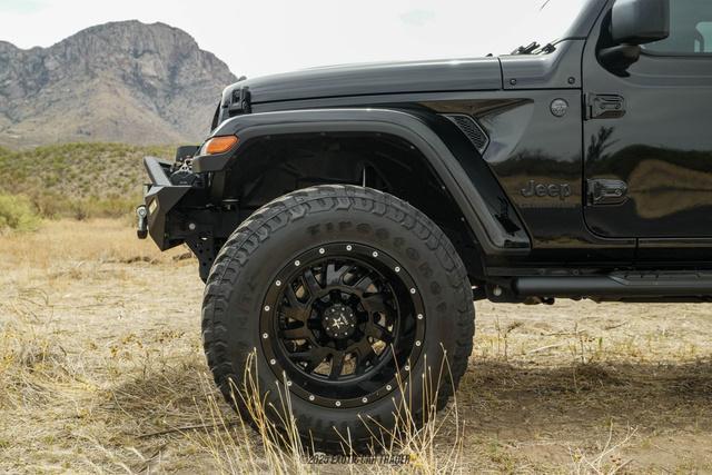 Photo of 2022 Black Clearcoat Jeep Gladiator