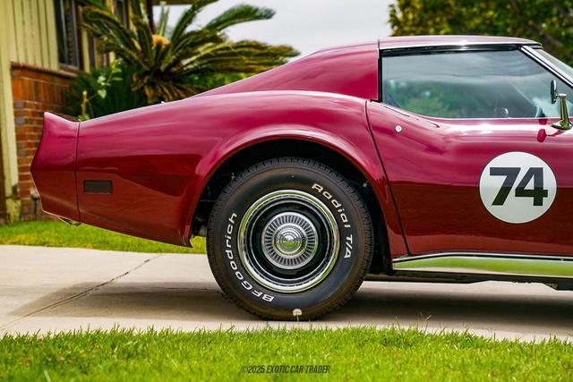 Photo of 1974 Burgundy Chevrolet Corvette