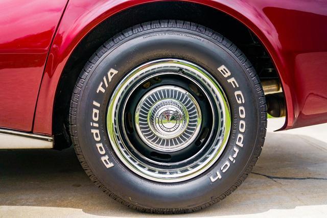 Photo of 1974 Burgundy Chevrolet Corvette