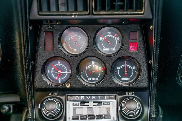 Photo of 1974 Burgundy Chevrolet Corvette