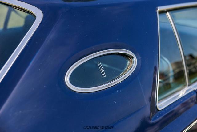 Photo of 1977 Blue Lincoln Mark V