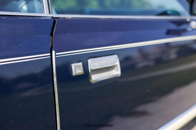Photo of 1977 Blue Lincoln Mark V