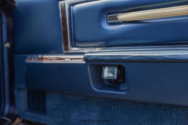 Photo of 1977 Blue Lincoln Mark V