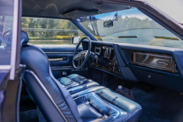 Photo of 1977 Blue Lincoln Mark V