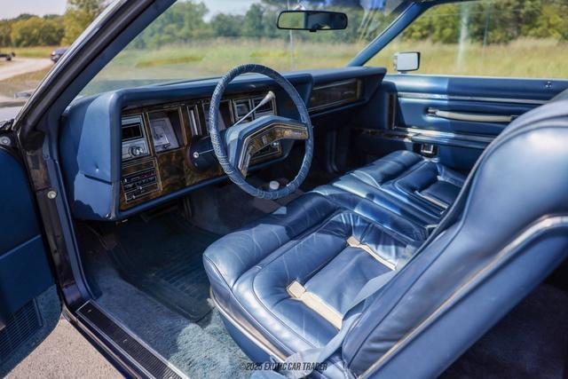 Photo of 1977 Blue Lincoln Mark V