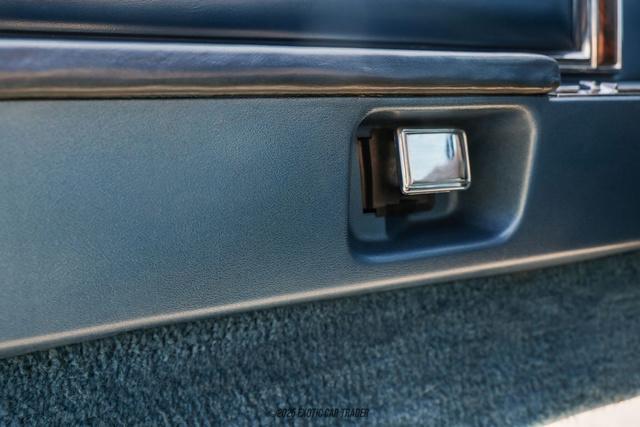 Photo of 1977 Blue Lincoln Mark V