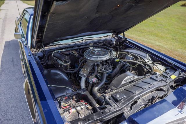 Photo of 1977 Blue Lincoln Mark V