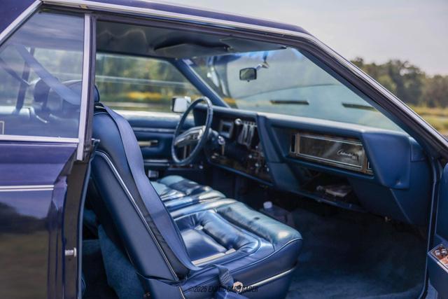 Photo of 1977 Blue Lincoln Mark V