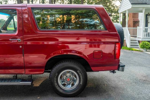 Photo of 1995 Red Ford Bronco