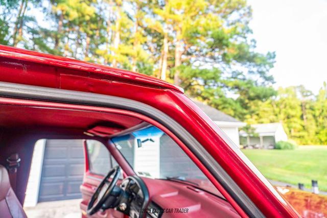 Photo of 1995 Red Ford Bronco