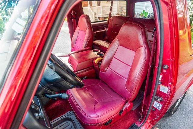 Photo of 1995 Red Ford Bronco